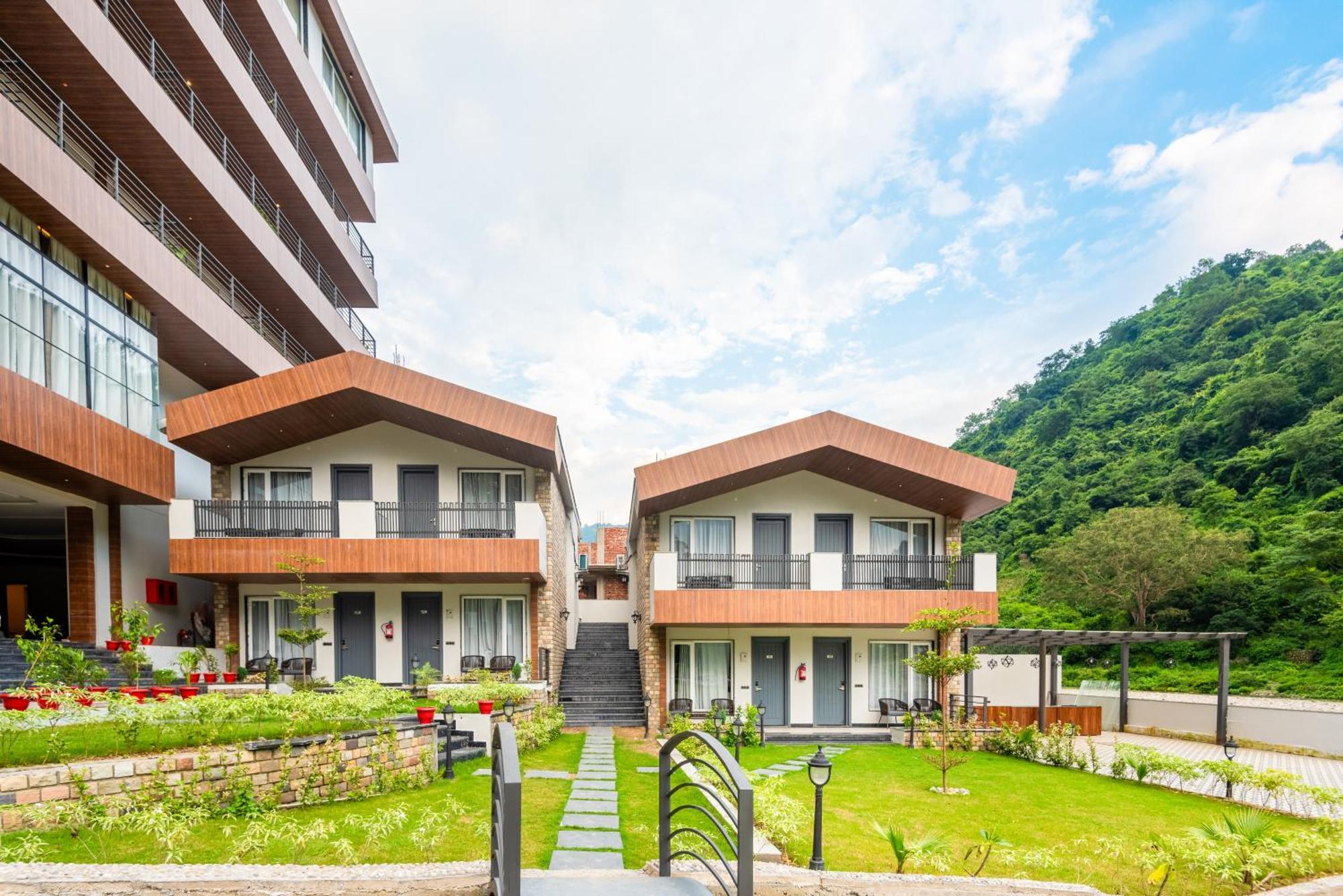 Dls Divine River Resort And Spa, Rishikesh Exterior photo